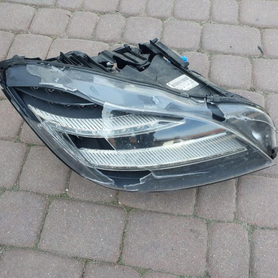 Lampa przód przednia uszkodzona Mercedes CLS W218