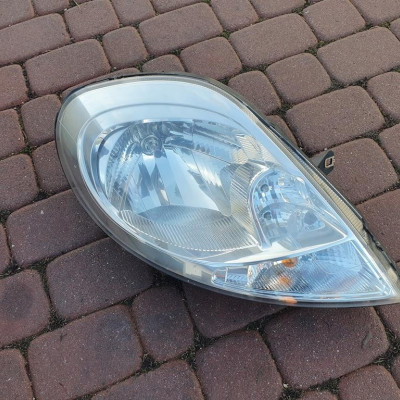 Lampa przód przednia VIVARO TRAFIC 8200701366