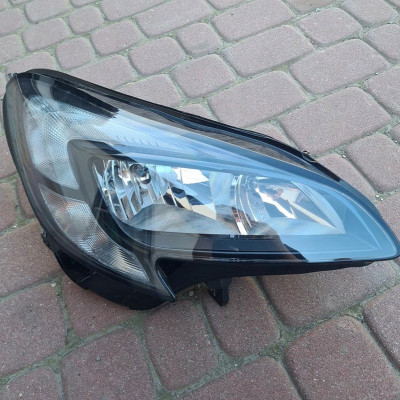 Lampa przód przenia prawa EU Opel Corsa E 39108223