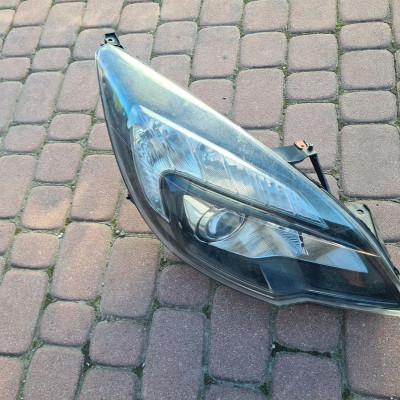 Lampa przód soczewka Opel Meriva B 13253636