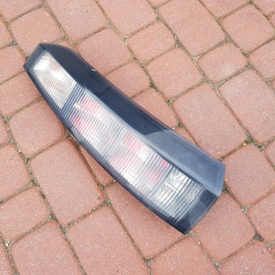 Lampa tył tylna dymiona ciemna prawa Opel Meriva A