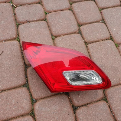 Lampa tył tylna lewa HB w klape Opel Astra J IV
