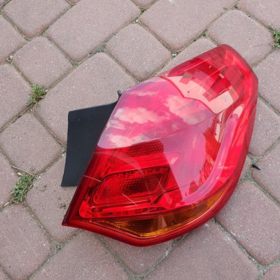 Lampa tył tylna Opel Astra 4 IV J Hatchback jasna