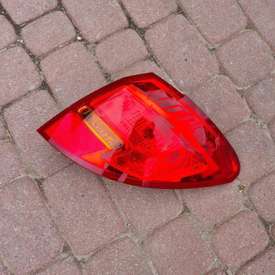 Lampa tył tylna prawa EU Opel Meriva B 13434860