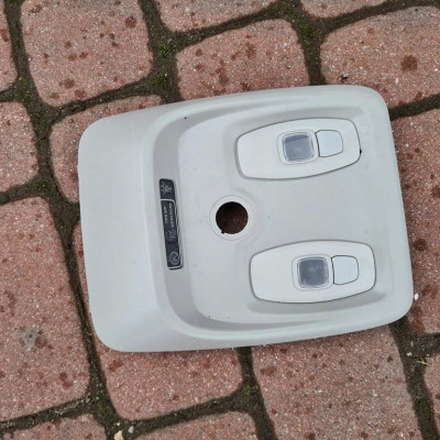 Lampka kabiny oświetlenie wnętrza Renault Clio IV