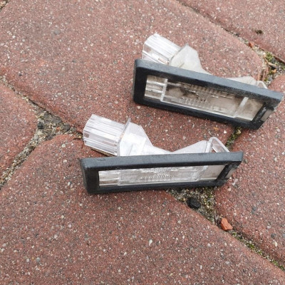 Lampka osiwetlenie klapy tył Renault Captur