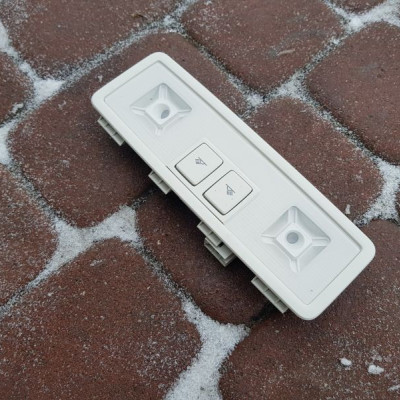 Lampka podsufitki kabiny Passat B8 5G0947291K