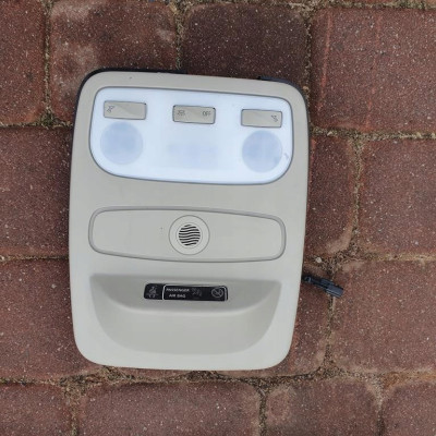 Lampka podsufitki kabiny wnętrza Renault Captur