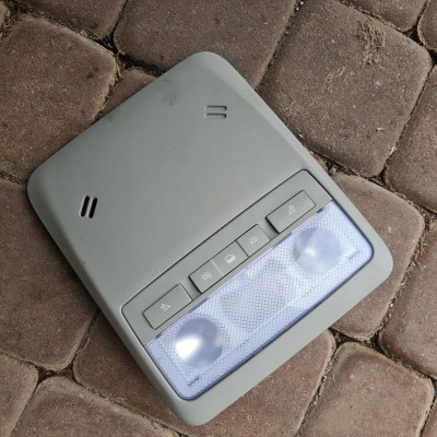 Lampka podsufitki oświetlenie Opel Mokka 95363352