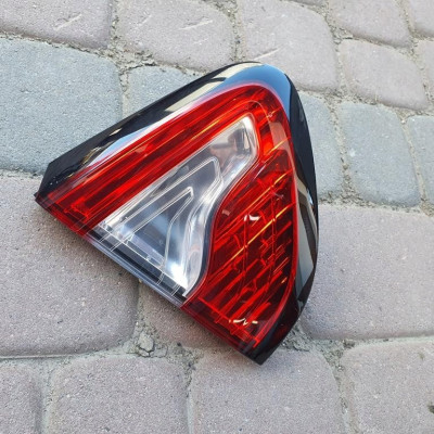 Lampka tylna lewa klapa Renault Captur 265554078R