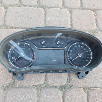 Licznik wyświetlacz Opel Insignia B 39201561