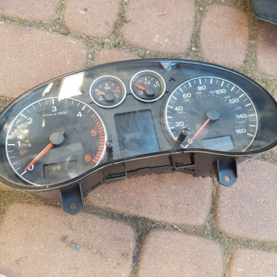 LICZNIK ZEGAR AUDI A3 8P0920981 B