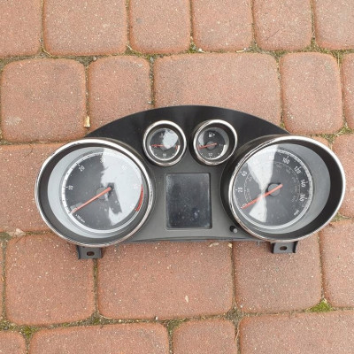 Licznik zegary angielskie Opel Insignia 12844140