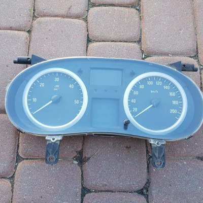 Licznik zegary Vivaro Trafic Primastar 8200459068