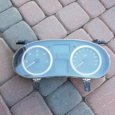 Licznik zegary Vivaro Trafic Primastar 8201297597