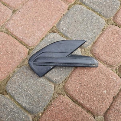 Listwa błotnika lewa Renault Captur II 990429460R