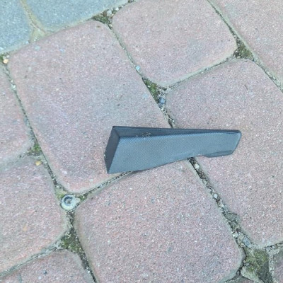 Listwa błotnika prawa EU Opel Meriva B 13305383