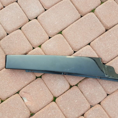 Listwa drzwi lewy przód Audi Q3 2017r 8U0837901C