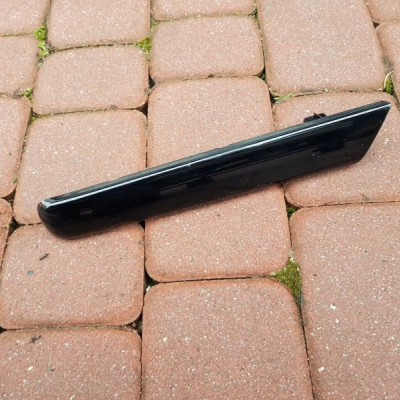 Listwa drzwi lewy przód Opel Corsa D 13234241