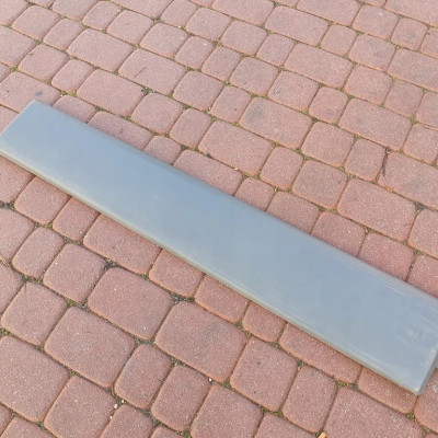 Listwa drzwi VIVARO TRAFIC 8200036081 uszkodzona