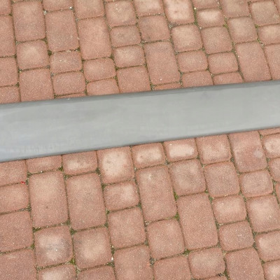 Listwa drzwi VIVARO TRAFIC 8200036089 uszkodzona