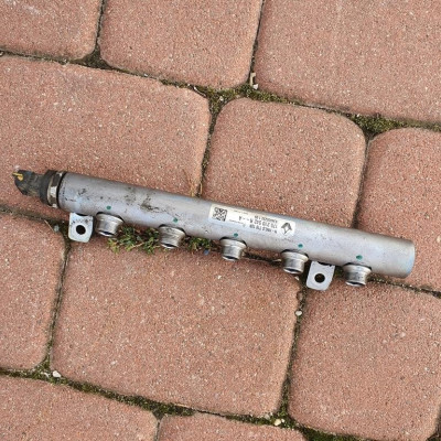 Listwa paliwowa wtryskowa Vivaro B Trafic III