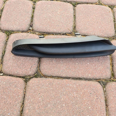 Listwa pod lampe kratka Opel Mokka 95235063