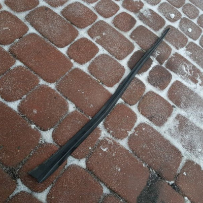 Listwa szyby lewa Passat B8 2017r 3G0854327