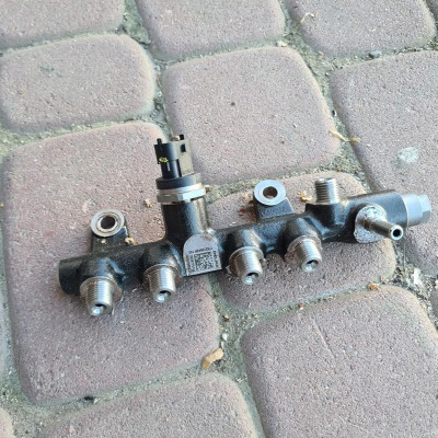 Listwa wtryskowa 1.5d Renault Captur II 175212943R