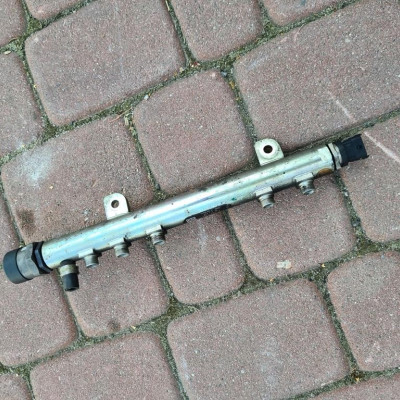 Listwa wtryskowa Opel Corsa D 1.3D 0445214086