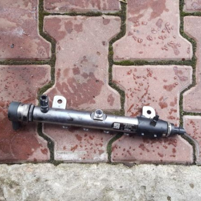 Listwa wtryskowa Opel Insignia Astra J 55564168