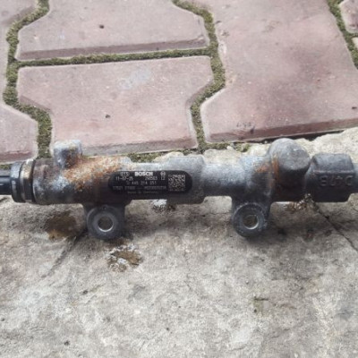 Listwa wtryskowa Primastar Vivaro 0445214251