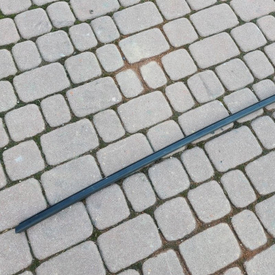 Listwa zgarniacz szyby prawy przód Opel Corsa E