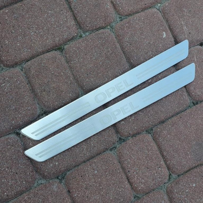 Listwy progowe ozdobne chrom napis Opel Insignia