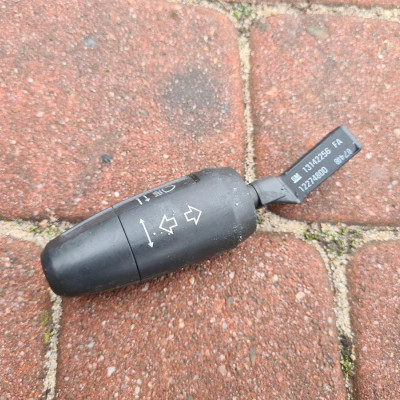 Manetka kierunkowskazów lewa Opel Corsa D 13142256