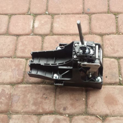 Mechanizm biegów wycierak gałka 14r OPEL Insignia