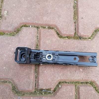 Mechanizm regulacji pasów Passat B8 4M0857819