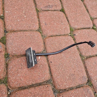 Mikrostyk otwierania klapy Opel Mokka 95034856