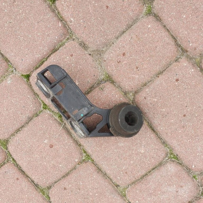 Mocowanie wydechu wieszak Astra K V 39112927