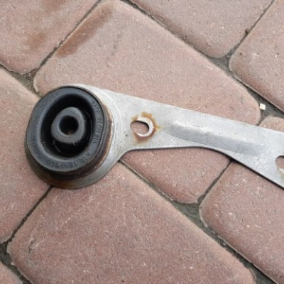 Mocowanie wydechu wieszak Opel Insignia 23105126