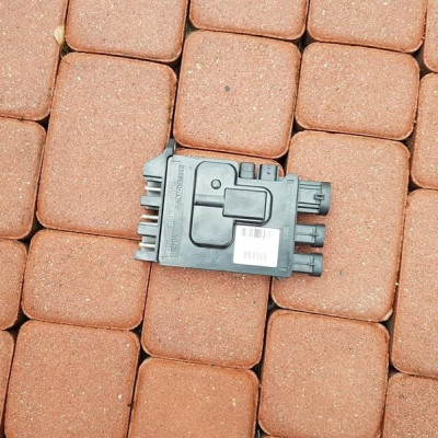 Moduł przekaźnik Vivaro B Trafic III 243501820R