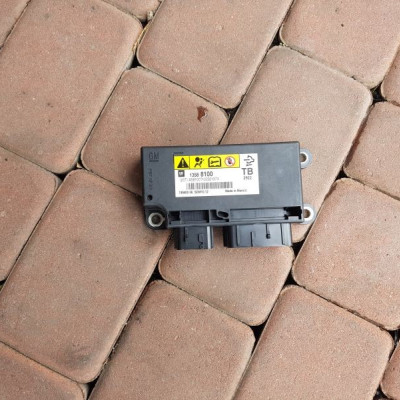 Moduł sterownik AIRBAG Opel Insignia 13588100