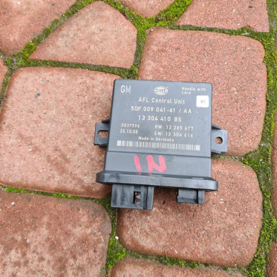 Moduł sterownik świateł Opel Insignia 13304410