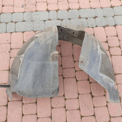 Nadkole przednie prawe Opel Astra J IV 13354317