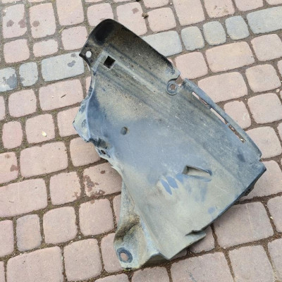 Nadkole przód przednie Renault Clio IV 638441047R