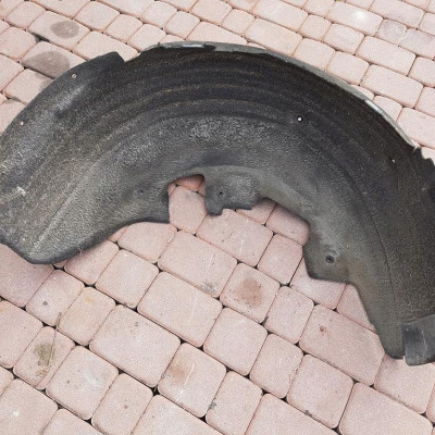 Nadkole tył tylne lewe sedan Mercedes W218 CLS