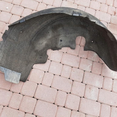 Nadkole tył tylne prawe sedan Mercedes W218 CLS