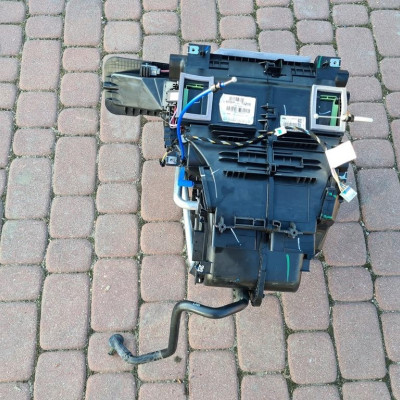 Nagrzewnica Renault Clio IV 272709355R