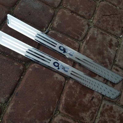 Nakładki listwy progowe OPC Opel Insignia 13271247