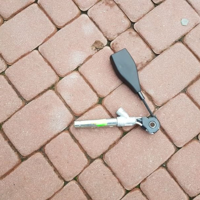 Napinacz pasa kierowcy ang VIVARO TRAFIC PRIMASTAR